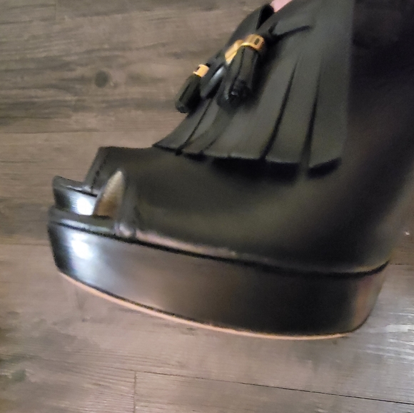 Prada - Picture 10 of 16